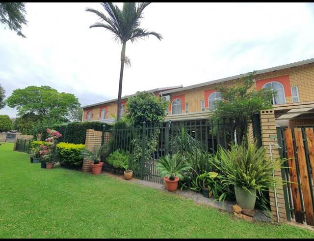 3 BEDROOM TOWNHOUSE FOR SALE IN MAGALIESKRUIN